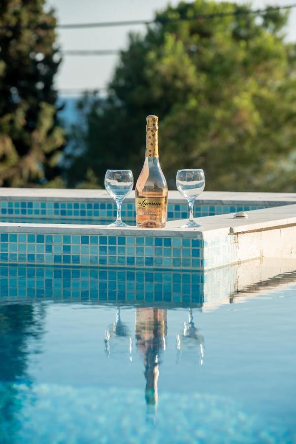 Villa Costamare - Enjoy Lazy Days On The Private Pool-Jacuzzi Pefki Eksteriør bilde