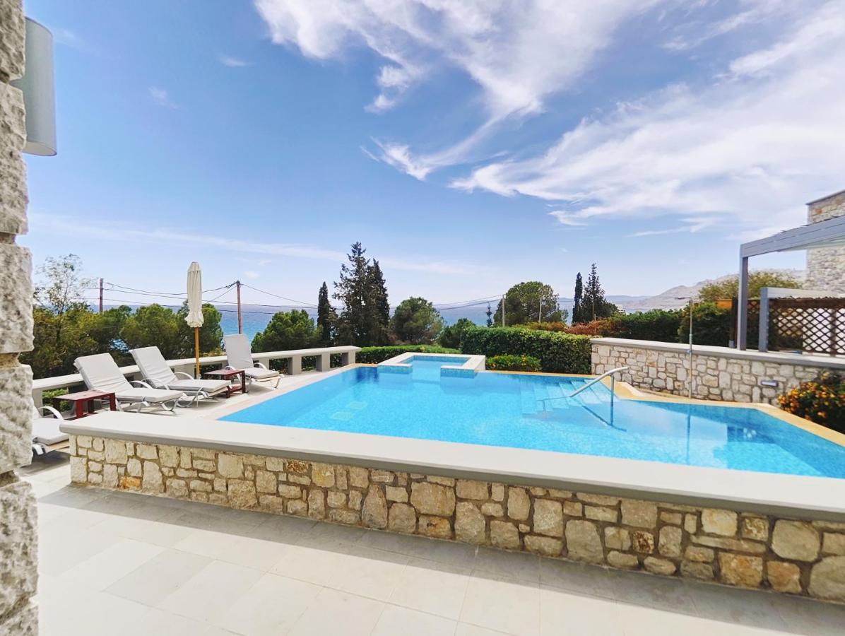 Villa Costamare - Enjoy Lazy Days On The Private Pool-Jacuzzi Pefki Eksteriør bilde