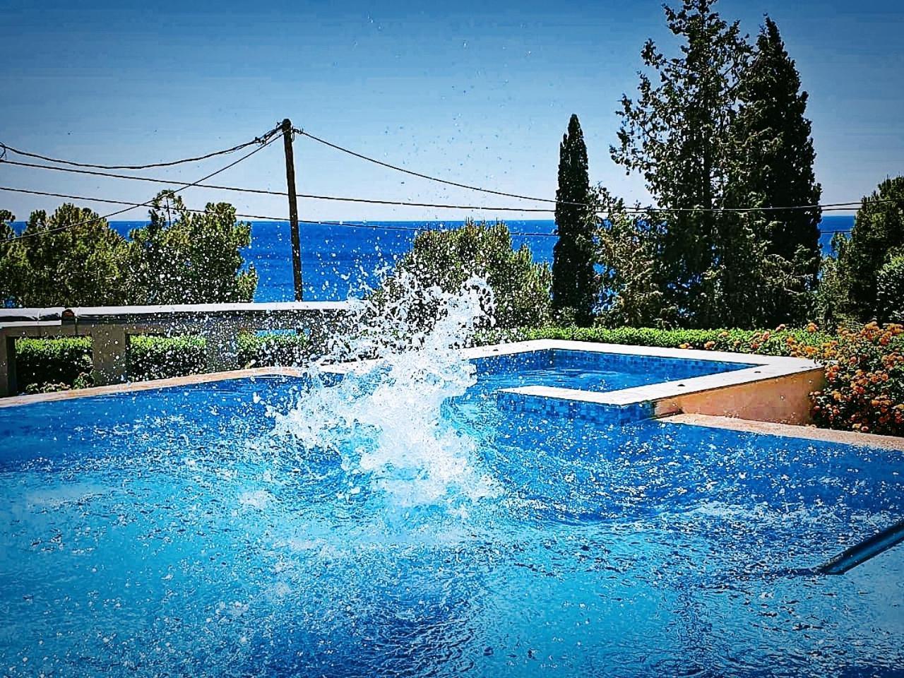 Villa Costamare - Enjoy Lazy Days On The Private Pool-Jacuzzi Pefki Eksteriør bilde