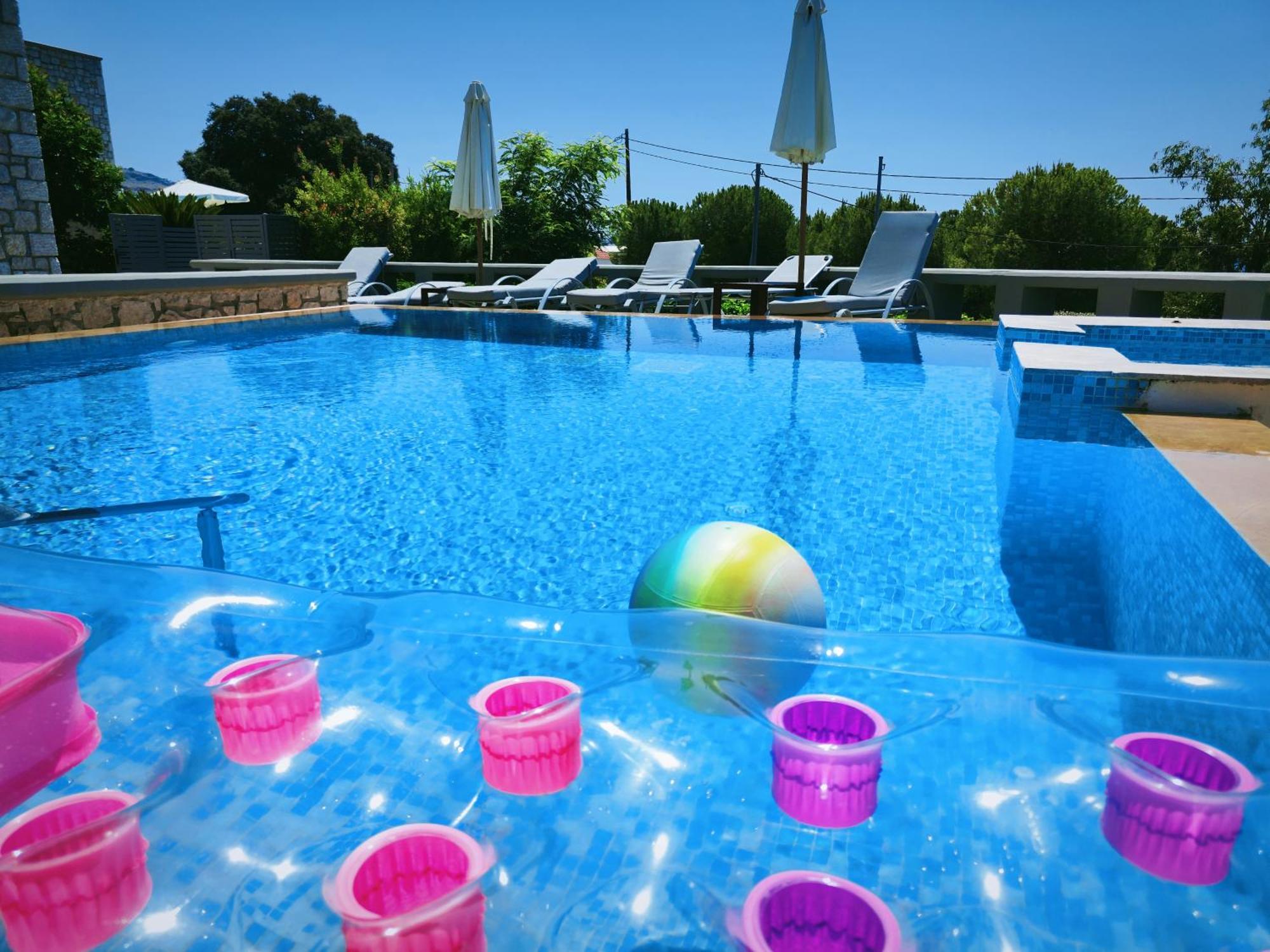 Villa Costamare - Enjoy Lazy Days On The Private Pool-Jacuzzi Pefki Eksteriør bilde